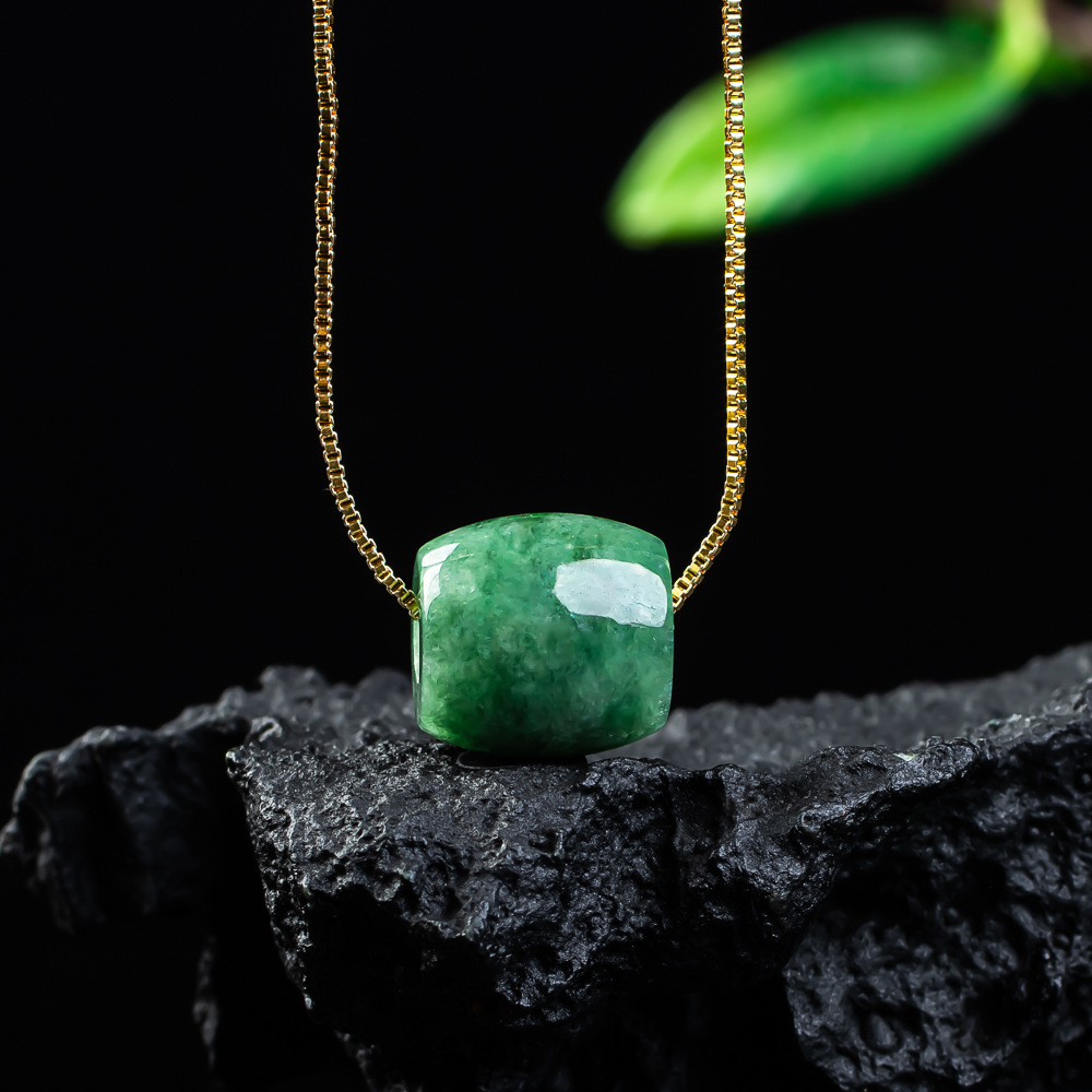 Pendentif en perles de Jade vé - Beading avis et prix